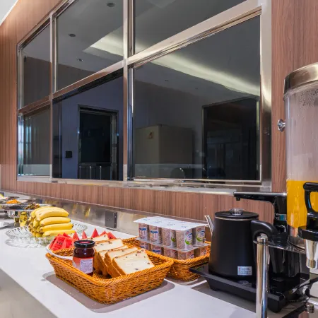 Aifeel Hotel (Wuwei Haizang Road)