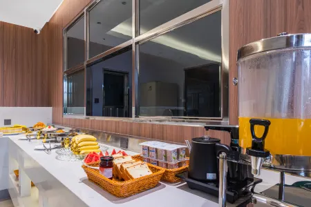 Aifeel Hotel (Wuwei Haizang Road) Отели рядом с достопримечательностью «Wuwei Occupational College»