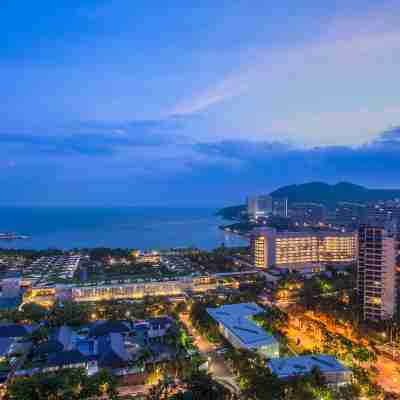 Coconut Wind Island Family Vacation Apartment (Sanya Dadonghai Half Mountain Peninsula Branch) Hotel Exterior