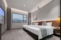 Huanyue Hotel (Jingmen Baimeng Huigu Yiwei Branch)