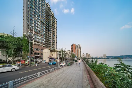 Mike Shejishi Jiangjing Jiudian (Leshan Shifan Xueyuan)