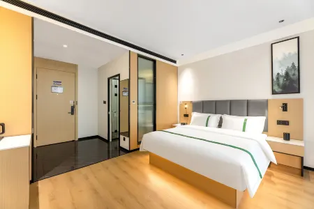 GreenTree Inn (Shijiazhuang Zhaiying South Street) Отели рядом с достопримечательностью «Hebei Vocational and Technical College of Chemical Engineering and Medicine»