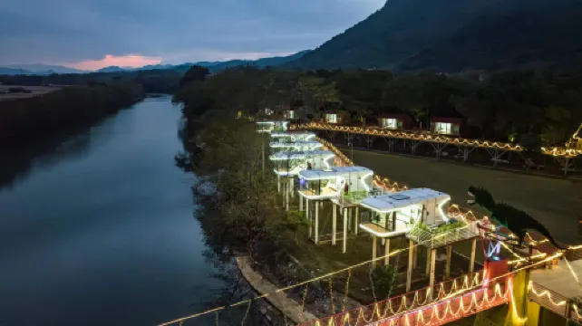 魚水空中河畔民宿