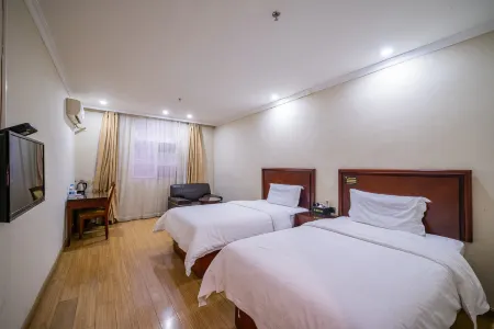 GreenTree Inn Guangdong Foshan Longjiang North Fenghua Road Express Hotel