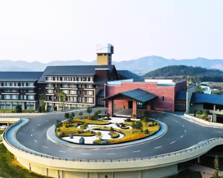 Yichun Weimei Hot Spring Resort Hotels in Fengcheng