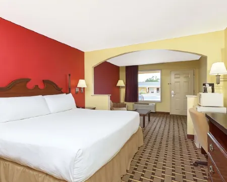 อเมริกาส์เบสต์แวลลู อินน์แอนด์สวีทส์ ซัมเทอร์ โรงแรมในซัมเทอร์