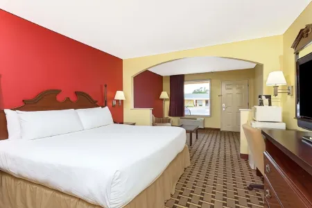 Americas Best Value Inn and Suites Sumter Отели в г. Самтер
