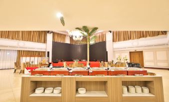Vienna Hotel (Huichun )