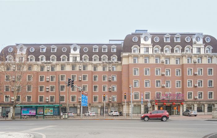1896 Hotel (Dalian Railway Station Russian Style Street Store)