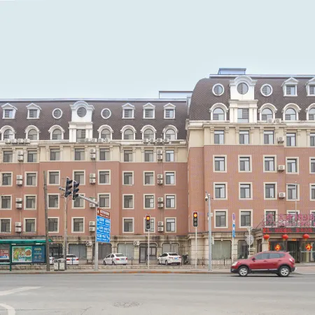1896 Hotel (Dalian Railway Station Russian Style Street Store)
