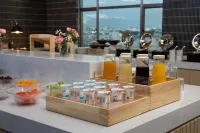 Atour Hotel Tengchong Wenxinglou