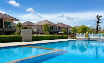 Pattaya detached four-bedroom five-bed room pool villa