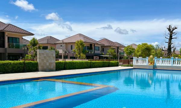 Pattaya detached four-bedroom five-bed room pool villa