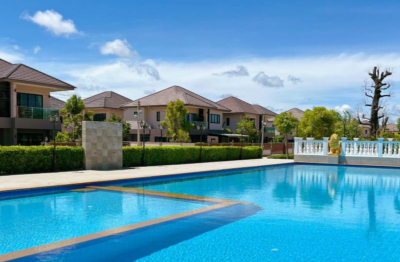 Pattaya detached four-bedroom five-bed room pool villa