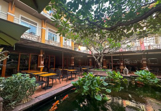 3. 람부트리 빌리지..