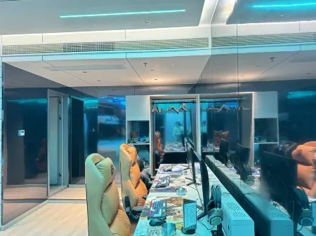 Linquan Different space e-Sports Hotel (Li Feng City God Temple Store) Отели рядом с достопримечательностью «Linquan Magic Zoo»