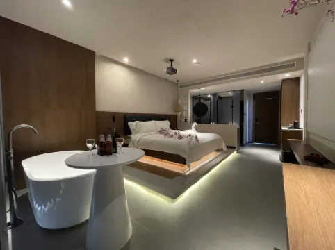 FENGSHANG BOUTQUE HOTEL