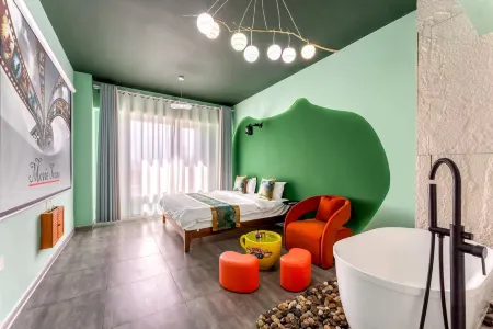 Manhattan Apartment (Harbin Sophia Church)