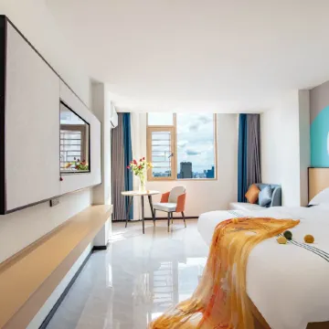 Lingshan Jiyu Hotel (Luwu Bus Station)