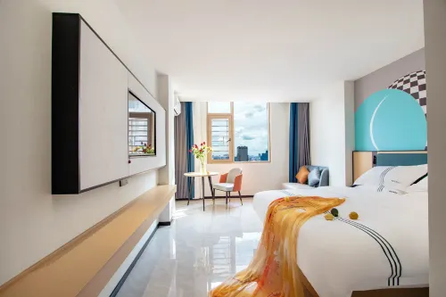 Lingshan Jiyu Hotel (Luwu Bus Station)