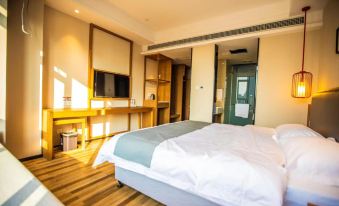 Xinxin E-sports · Cinema Hotel (Yigao Square Branch, South Huaihai Road)