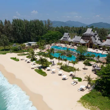 Santhiya Phuket Natai Resort & Spa Отели в г. Такуа Тунг