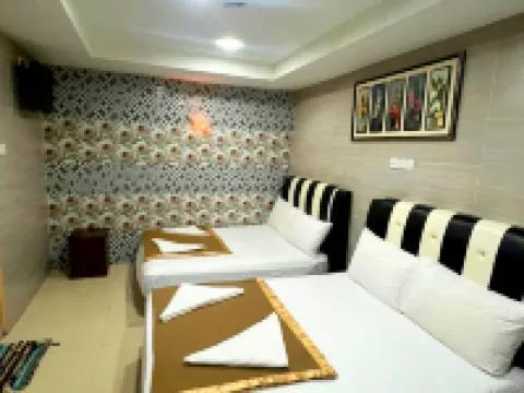 Batu Caves Business Hotel Hotels near Lord Murugan Statue