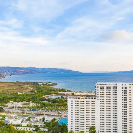 Jiachen Homestay (Fuxian Lake Moon Bay)