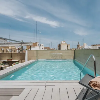 Vincci Mercat Hotels near Casco Antiguo