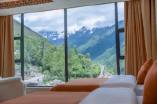 Siguniangshan Yunding Mountain-view Homestay