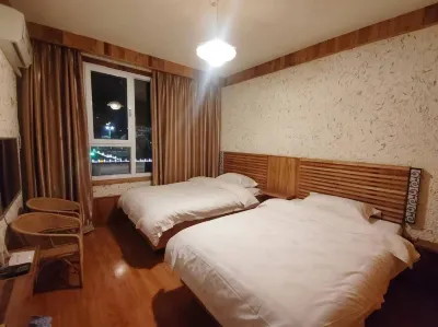 Foping County Guanyunju Chinese Inn Hotel berhampiran Foping Library