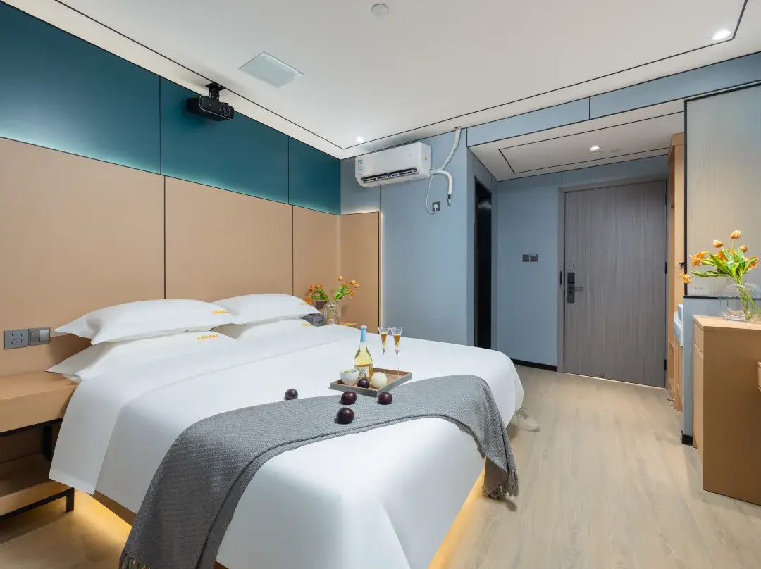Yuebo Cinema Hotel - Nanchang