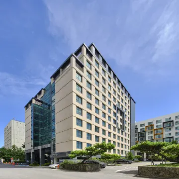 Jeju Grace Hotel Отели рядом с достопримечательностью «Парк развлечений Seri World»