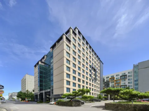 Jeju Grace Hotel セリ・ワールド周辺のホテル