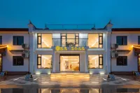 Floral Hotel·Jiuhua Mountain Lin Qi See Night Homestay (Flesh Treasure Hall Store) 위안 숙간군 주변 호텔