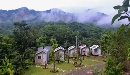 Halo Retreat Отели в г. Da Bac