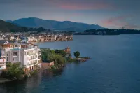 Nymph Resort Hotels in Shuanglang Scenic Area