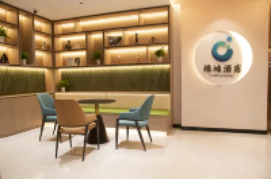 Y U A N L A I H O T E L