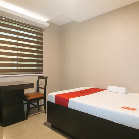 RedDoorz Plus @ Seventy Five Inn Near Manila Airport