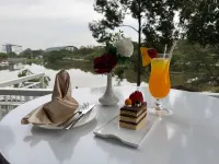 Royal Park Hotel - พร้อมอาหารเช้า