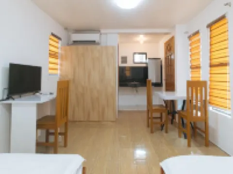 RedDoorz @ Alquiza Residences Parañaque Hotels near Hannan International Manpower Corporation