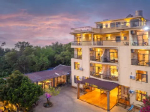 Stay · 1980 Sea View Holiday Resort Hotel (Drip Water Danping Shiluokou Beach Store) Hotels near Dishui Danping