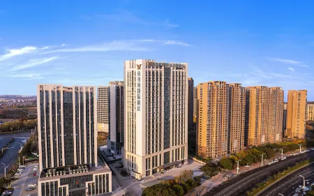 Vienna International Hotel (Xuchang Furong Lake Branch) Отели рядом с достопримечательностью «Qingyihe Thousand Acres Garden»