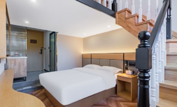 Super 8 Hotel (Wudaokou subway station, Beijing)