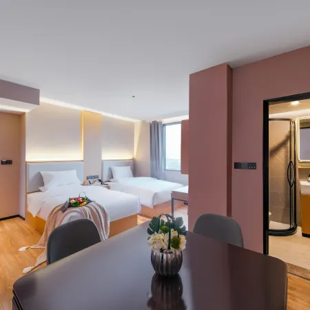 Qingyun Seasons Hotel (Weining Caohai Convention and Exhibition Center, Bijie)