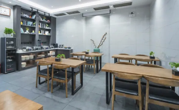 Dongtang Yunyi Hotel (Nanchang Anyi Vocational University Branch)