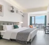 G Homestay (Xuchang Furonghu)