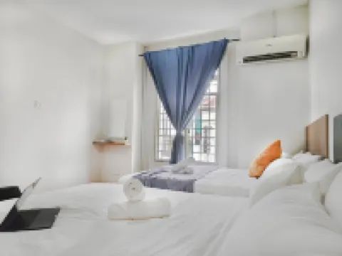 Damansara Damai 9Pax 4 Rooms Hotels near Sungai Buloh