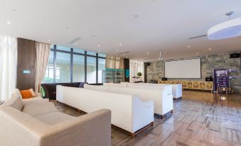 Cobblestone Holiday Apartment (Lingshui R&F Ocean Happy World)