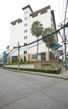 Ravipha Residences Отели рядом с достопримечательностью «Wat Suan Mokkh»